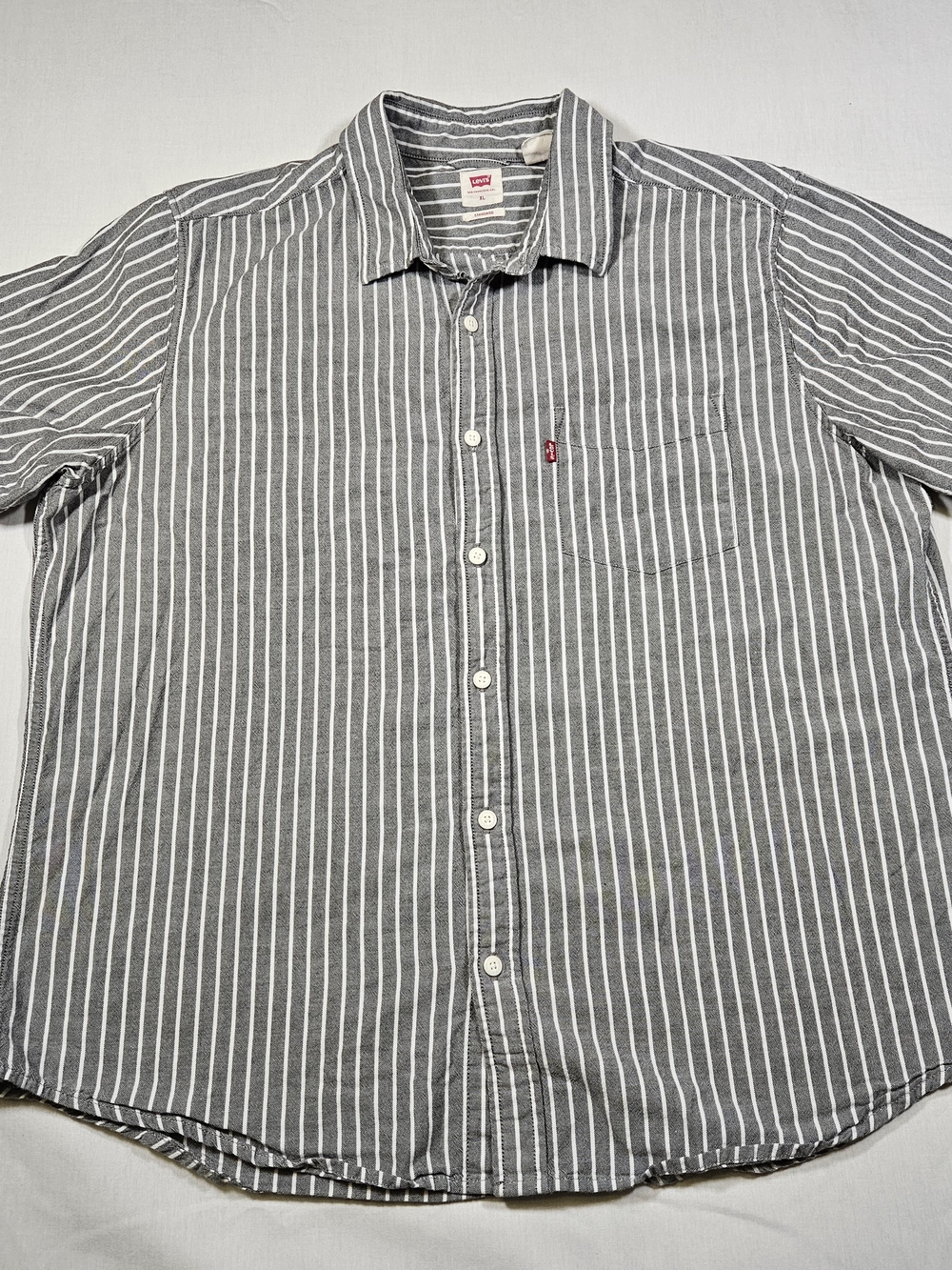 Levi's Men's XL Short Sleeve Button Up Shirt Classic One Pocket Striped Grey
